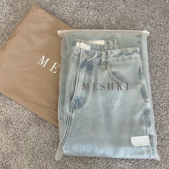 MESHKI Mid Rise Jean - Picture 7 of 8